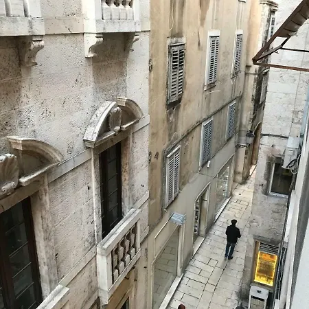 Diocletian'S Palace Apartments Split